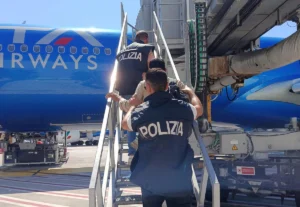 rimpatrio migrante crotone