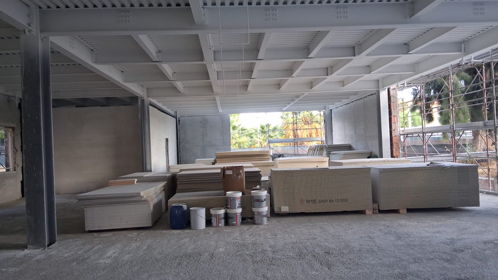 Caulonia Marina, sopralluogo nella costruenda nuova scuola: il cantiere entra ne