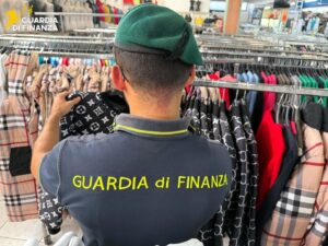 sequestro capi contraffatti
