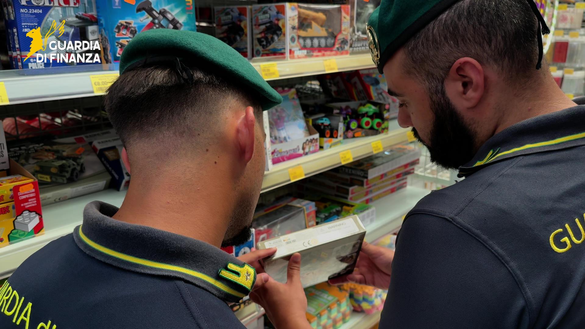 Vibo Valentia, sequestrati oltre 4 mila prodotti non sicuri: nel mirino giocatto