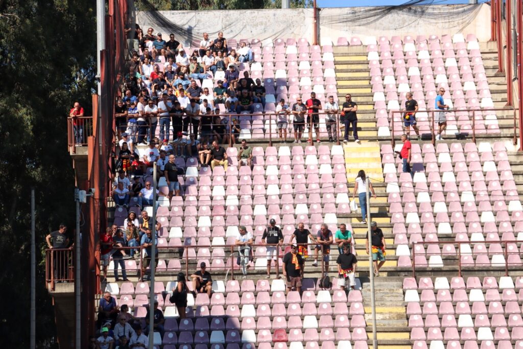 settore ospiti granillo tifosi igea virtus