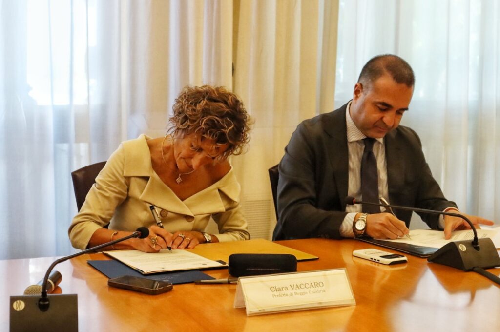sottoscrizione accordo interistituzionale tra Prefettura e Comune di Reggio Calabria