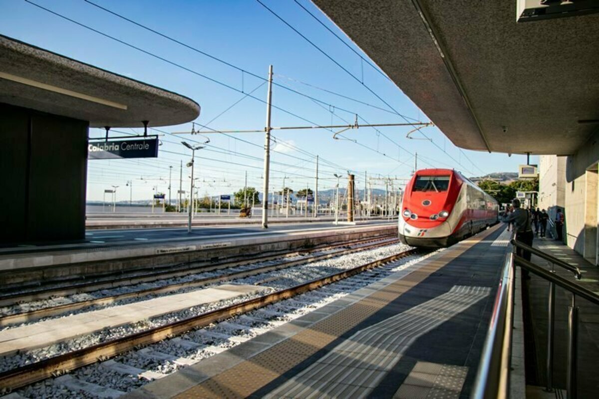 treno-frecciarossa-torino-reggio-calabria-stazione-centrale