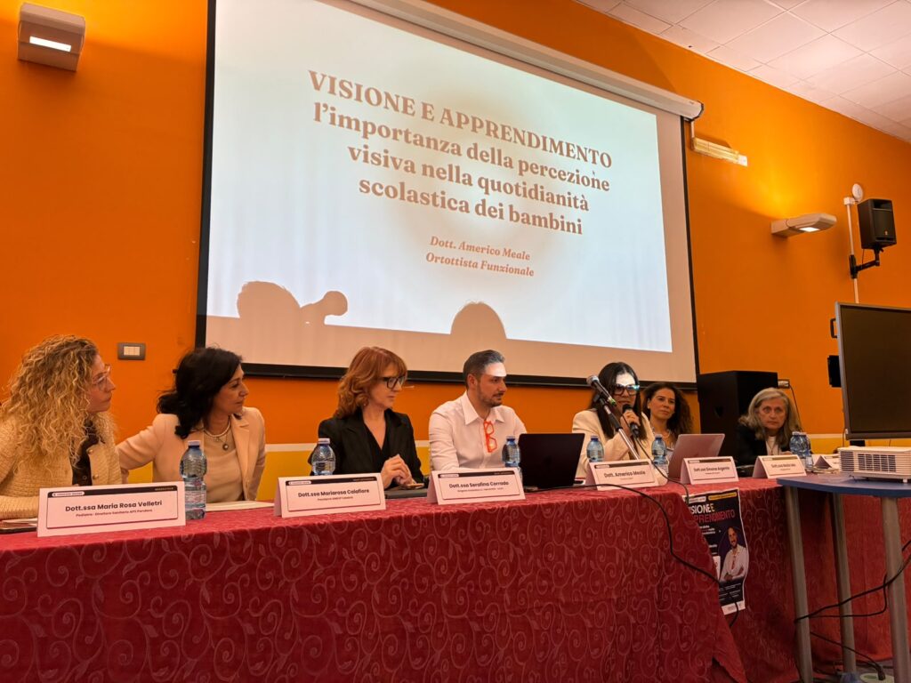 tavolo_relatori_e_moderatrici