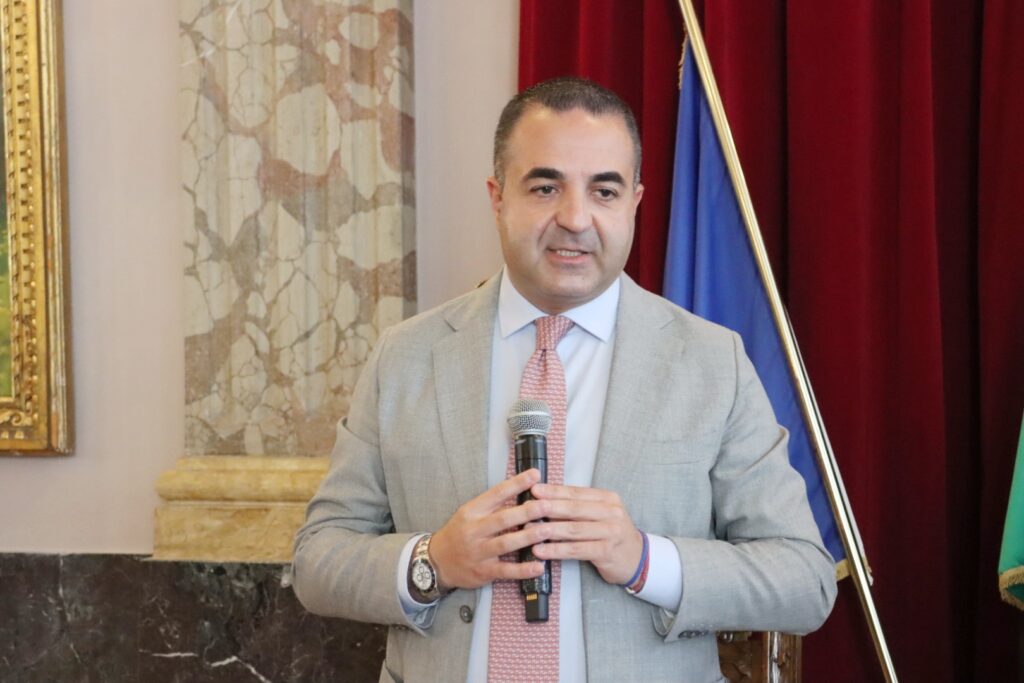 Accordo con Grasse per ingresso Reggiog Calabria nel club europeo città del profumo