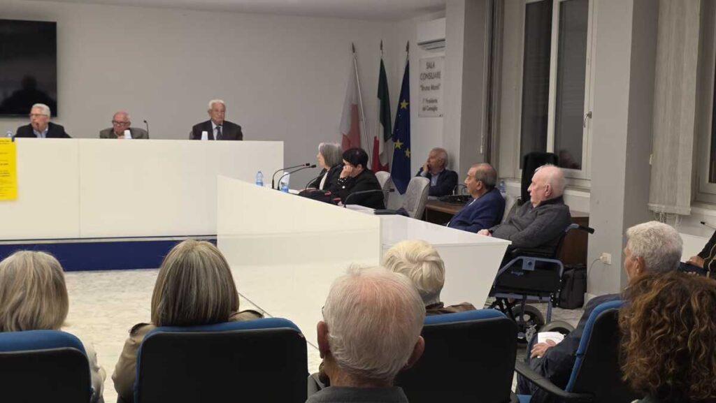Altro angolo Sala consiliare per Presentazione libro su Vito Maida - Soverato