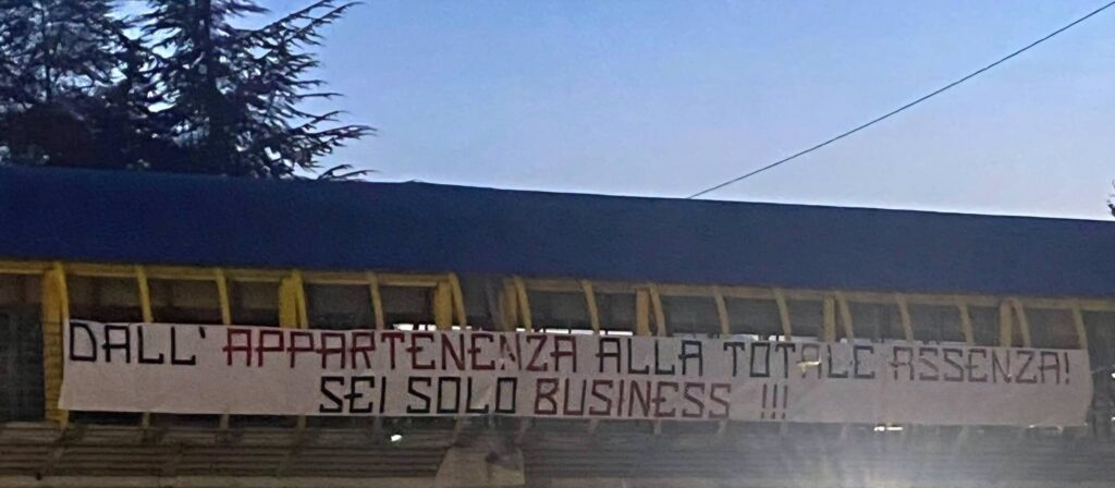 Campobasso striscione contro Rizzetta