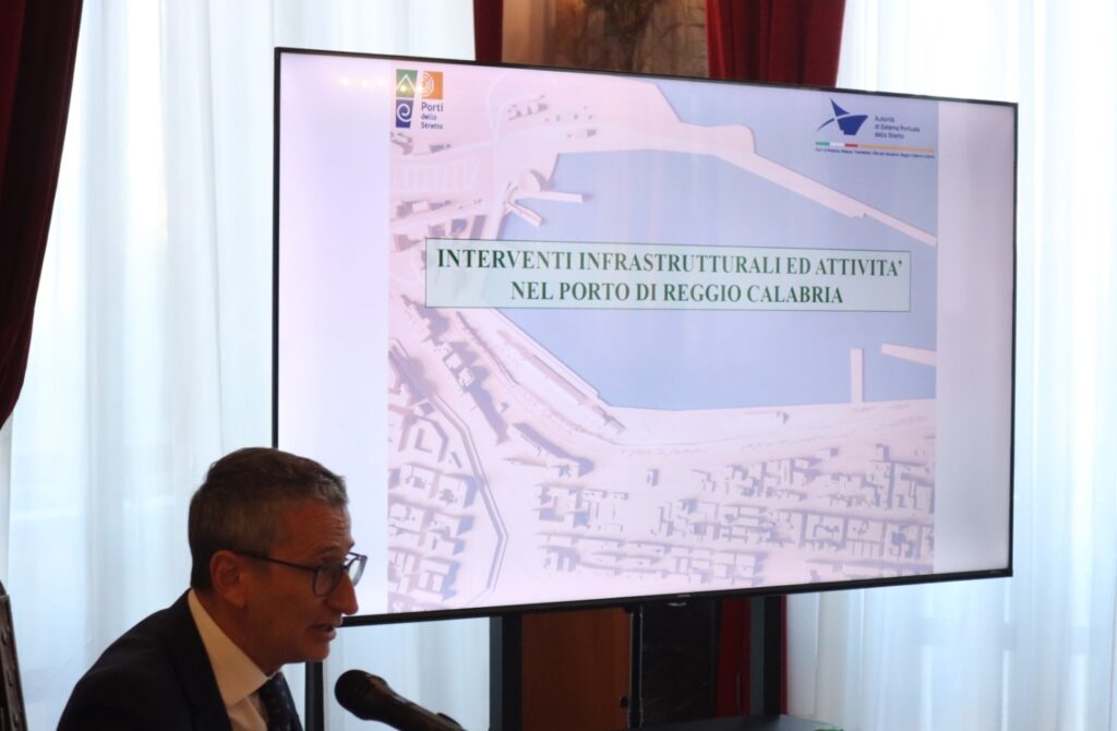 Conferenza stampa porti Reggio e Messin con Cannizzaro e Basile