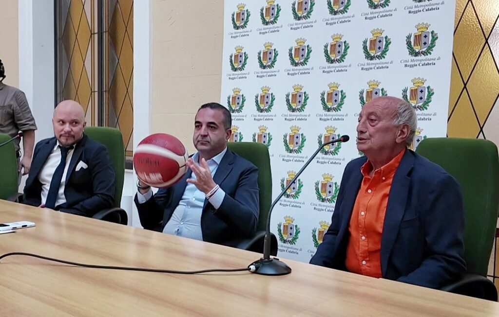 Francesco Cannizzaro pallone basket