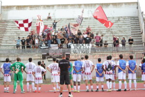 Igea Virtus-Reggina tifosi amaranto e squadra al fischio finale