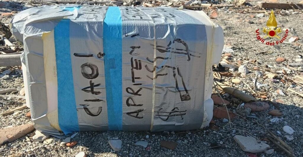 Messina contenitore sospetto
