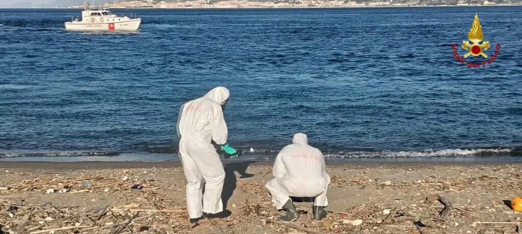 Messina contenitore sospetto