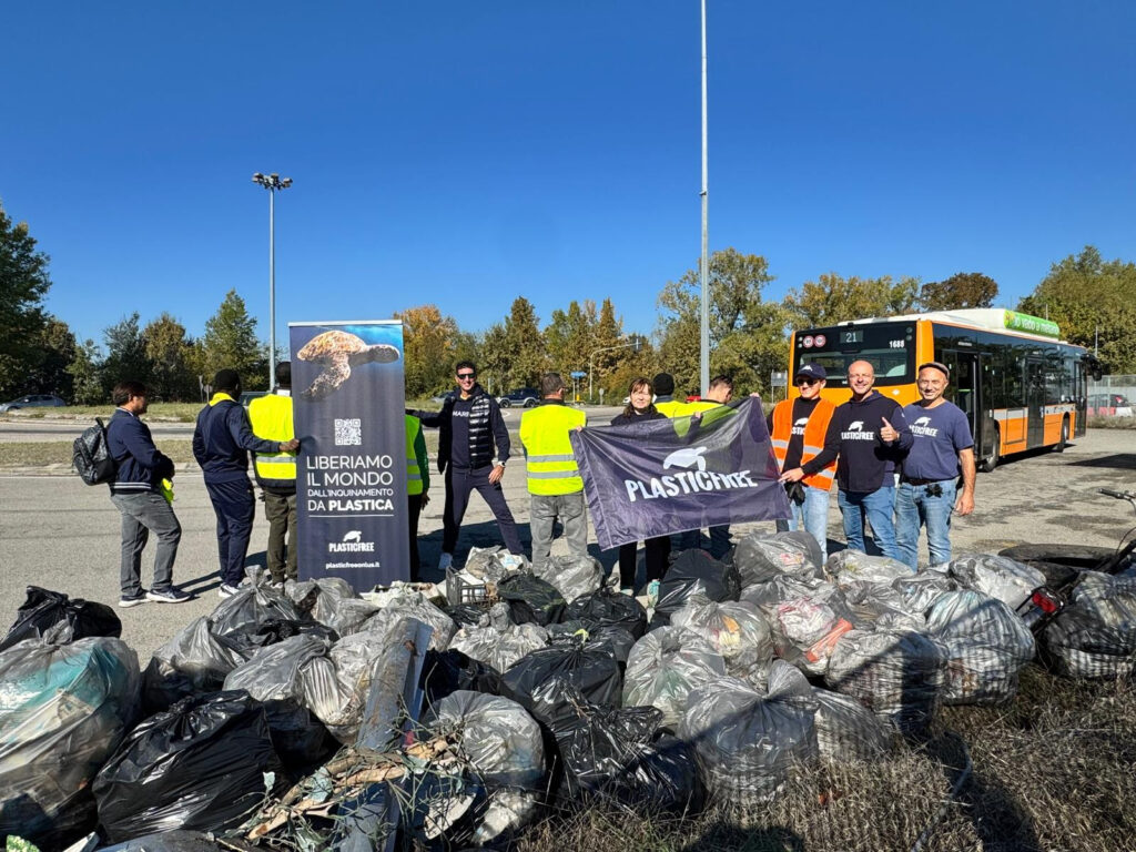 Plastic Free e detenuti pulizia spiagge