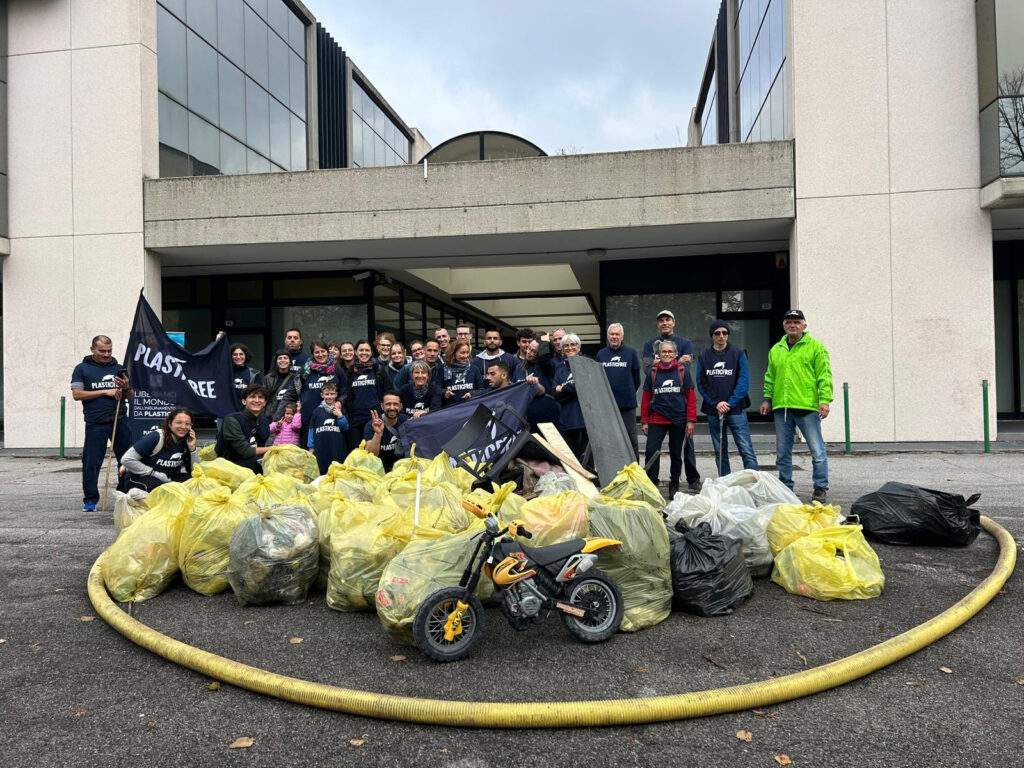 Plastic Free e detenuti pulizia spiagge