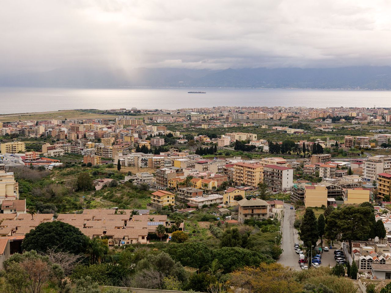 Reggio Calabria, “Un paesaggio di colore arancio”: workshop su degrado e riquali