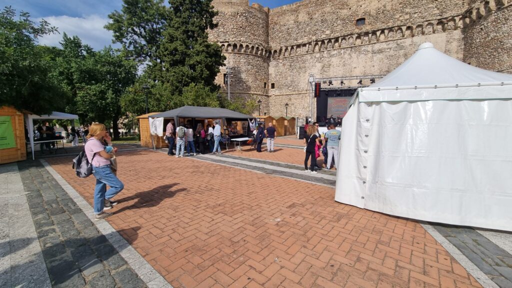 Reggio Comics