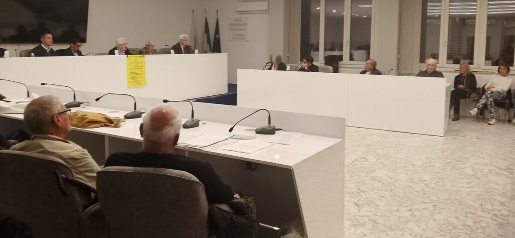 Sala consiliare Soverato CZ - Presentazione libro su Vito Maida - ven. 30.10.2026 ore 18-20