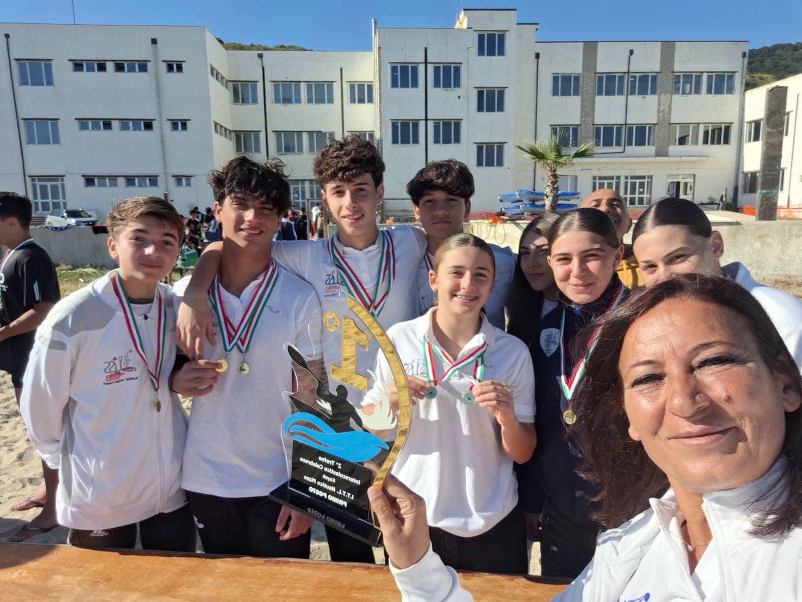 Studenti Liceo A. Volta Reggio Calabria vincitori torneo interscolastico Canoa