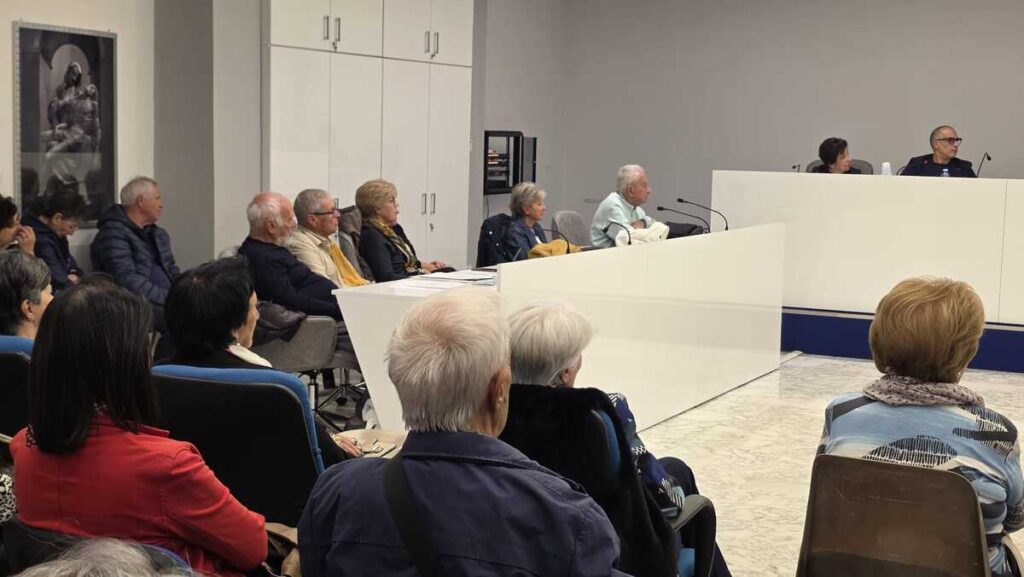 Un angolo della Sala consiliare - Presentazione libro su Vito Maida - Soverato 30.10.2026