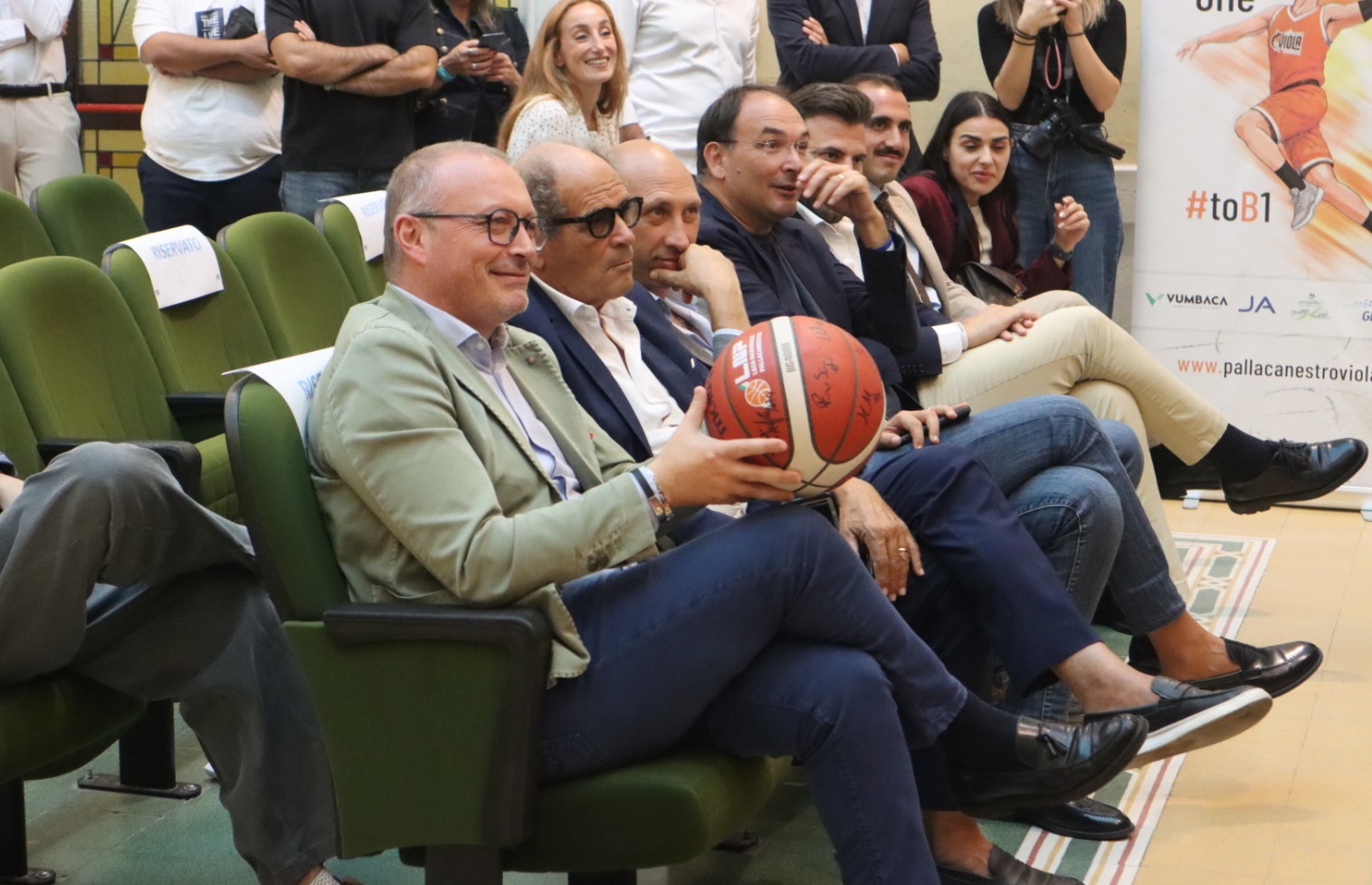 Versace pallone da basket Viola