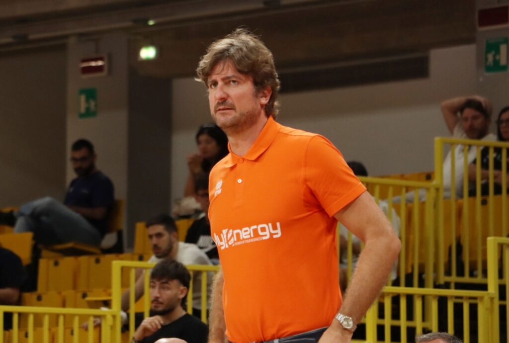 Coach Carrea