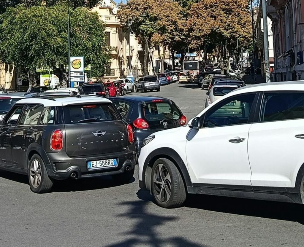 crisi carburante file colonnine benzina reggio calabria (1)