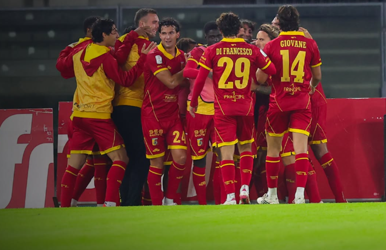 esultanza catanzaro gol a verona
