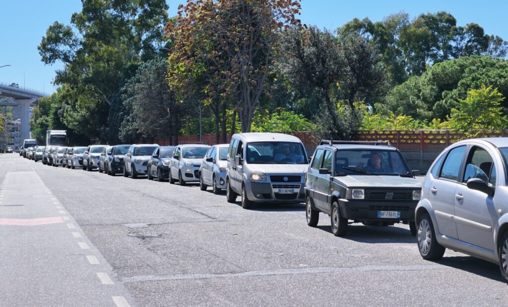 file distributori crisi carburante