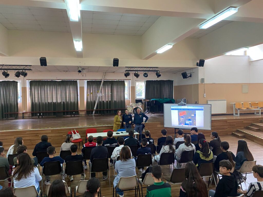 polizia a scuola