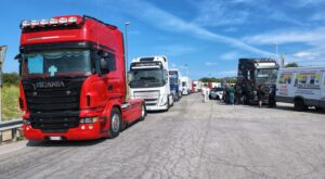 proteste caro carburante campo Calabro