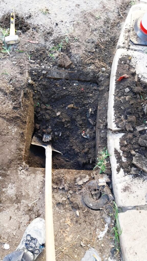 pulizia grate e caditoie in via De Nava