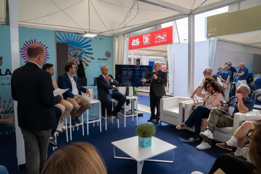 regione calabria al salone nautico di genova