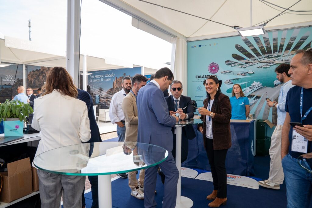 regione calabria al salone nautico di genova