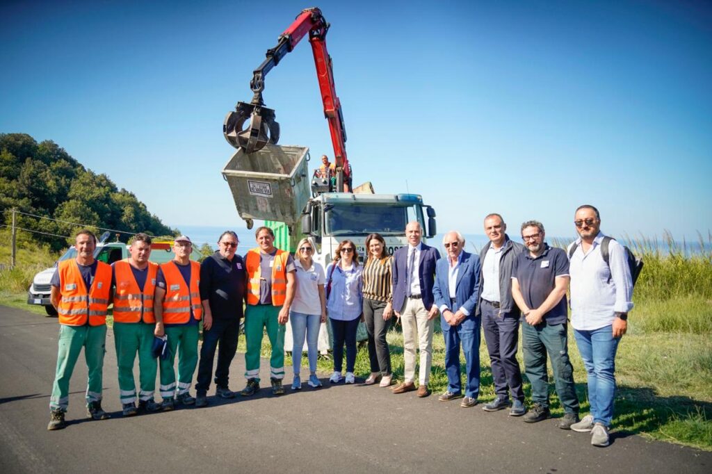rimossi i cassonetti dalle contrade belvedere marittimo