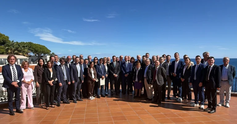 riunione sindaci siciliani di forza italia ad aci castello