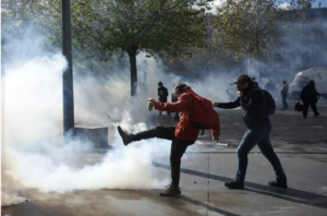 scontri parigi