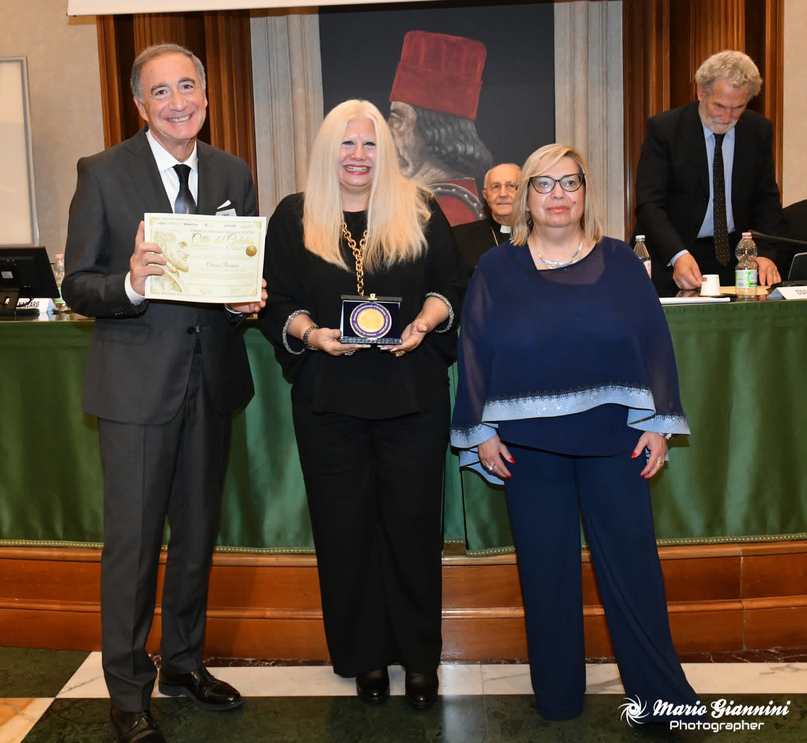 scrittrice cinzia panuccio premiata al senato