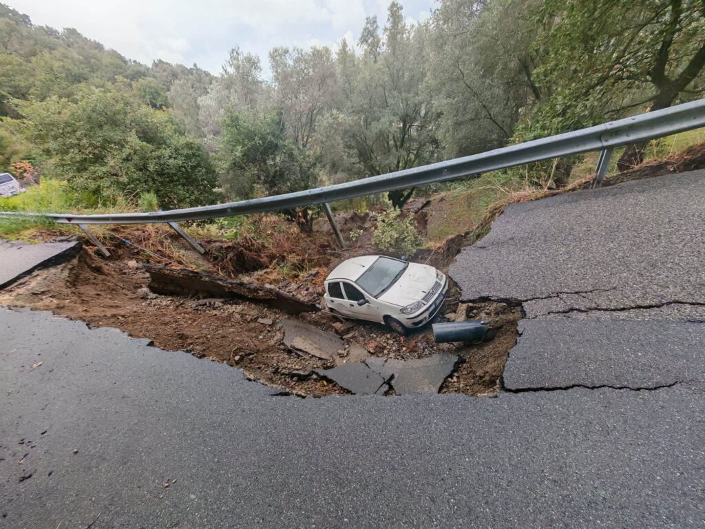 strada roccaforte del greco sprofondata