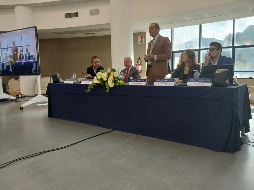 tavolo conferenza università mediterranea